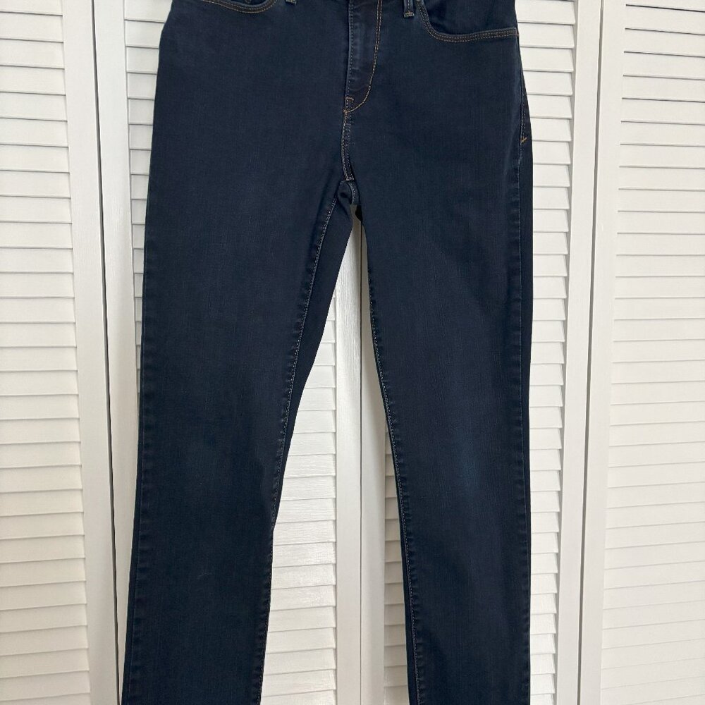 Levi's classic mid-rise skinny jeans dark blue. ( Sale ends 9/1/25 )